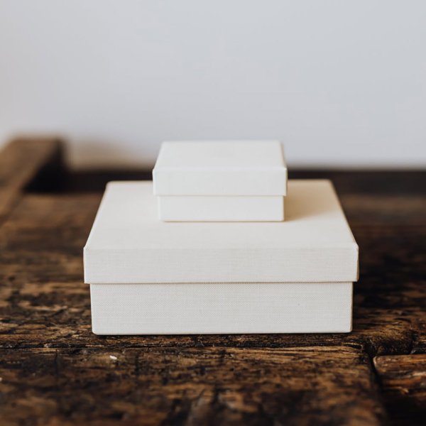 Pristine Ivory Linen Paper Box: Refined Stationery Vessel
