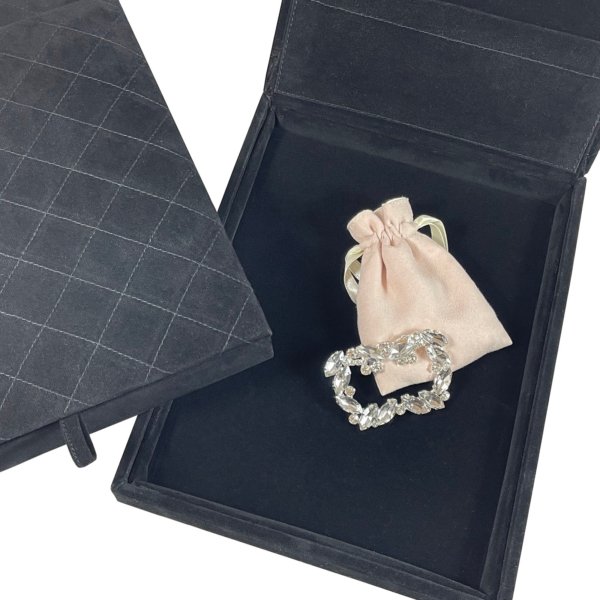 Midnight Plush Velvet Box Invite: Sumptuous Black Keepsake