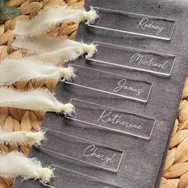 Crystalline White Acrylic Calligraphy Markers for Unforgettable Gatherings